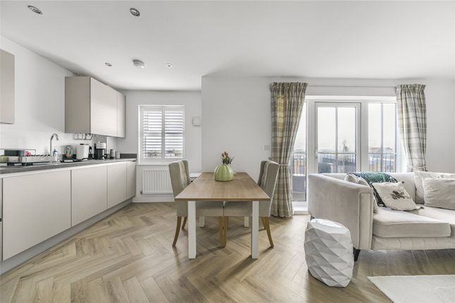 306, Ackers Drive, Ebbsfleet Valley photo 4