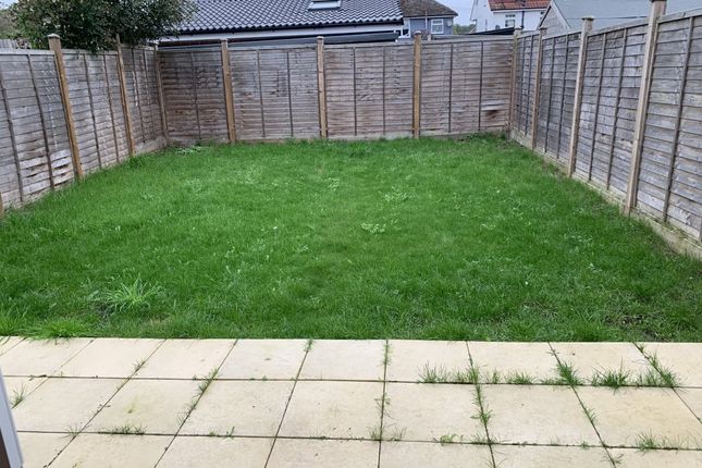 17 Viola Avenue, Viola Avenue, Feltham photo 4