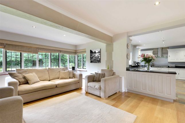 5, Dukes Wood Avenue, Buckinghamshire photo 3