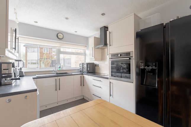 38 Laburnum Close, Great Yarmouth photo 3