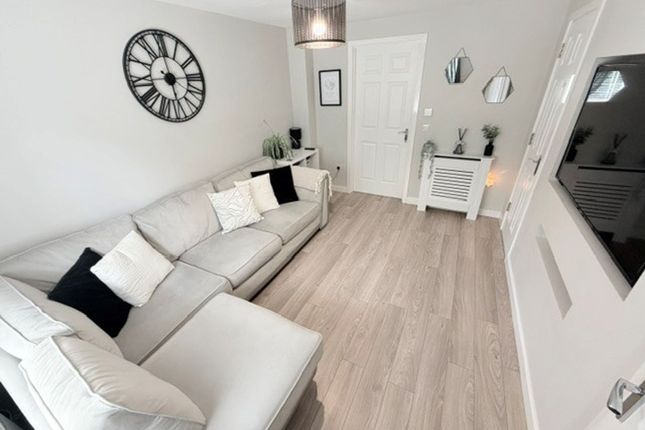 12 Flax Mill Grove, Glenrothes photo 4