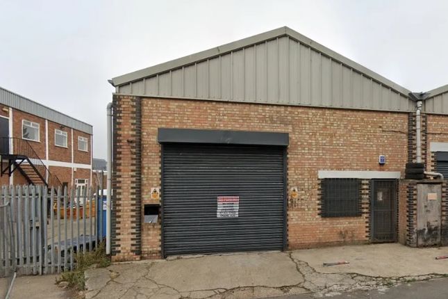 Warehouse to let in Sutherland Road, London