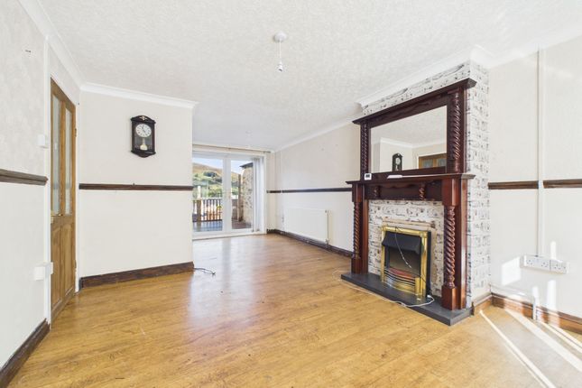 92 East Pentwyn, Abertillery photo 3
