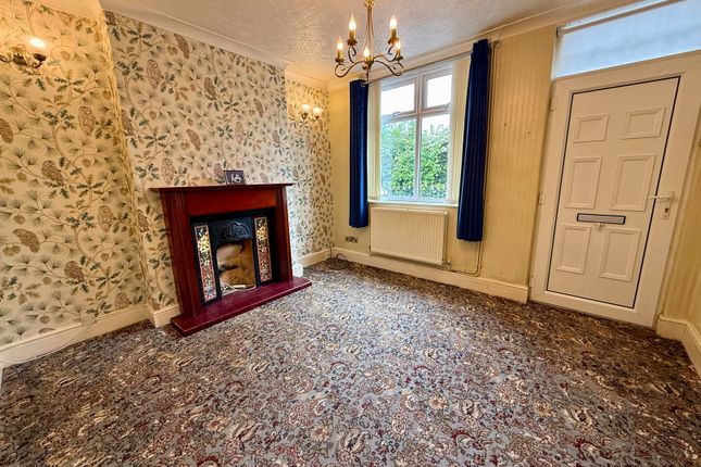 8, Vicarage Road, Swadlincote photo 3