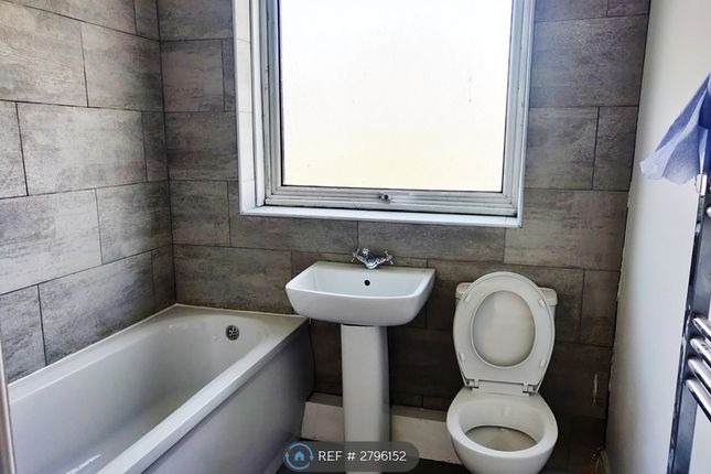New Court, Dorchester Close, Northolt photo 4