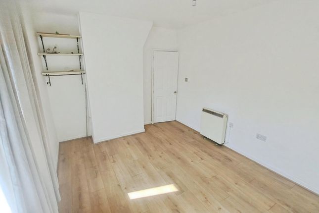 136c, Worcester Road, Malvern photo 4