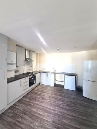 Flat to rent in Station Road, Harrow