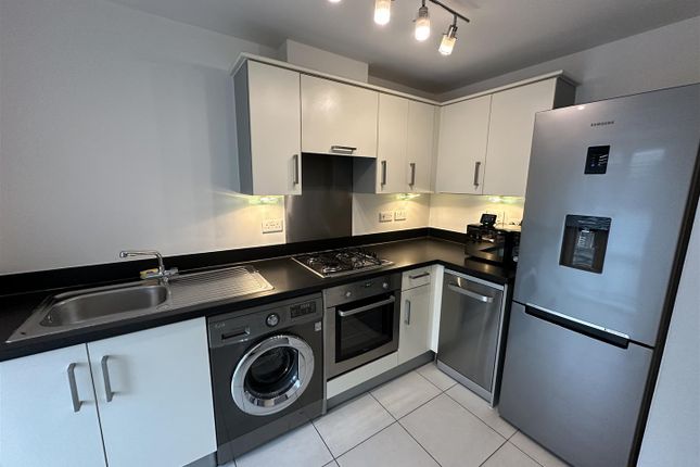 10, Amesbury Road, Slough photo 3
