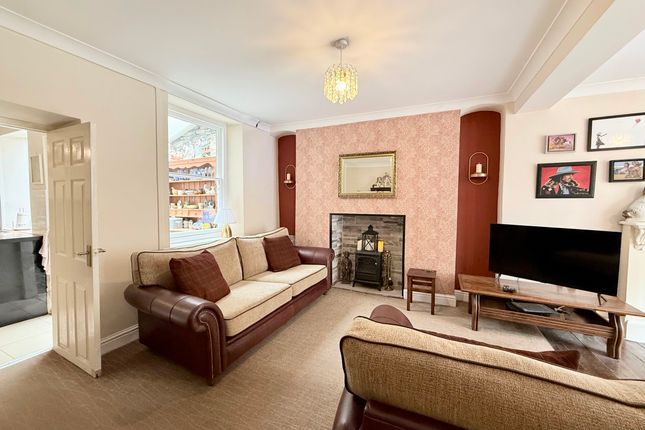 25 Station Row, Bridgend photo 3