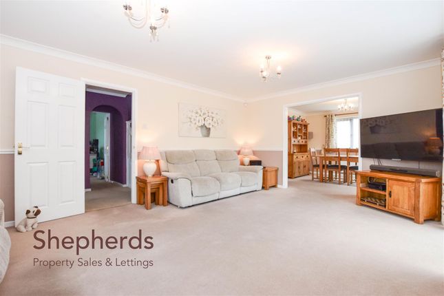 23, Springwood, West Cheshunt photo 4