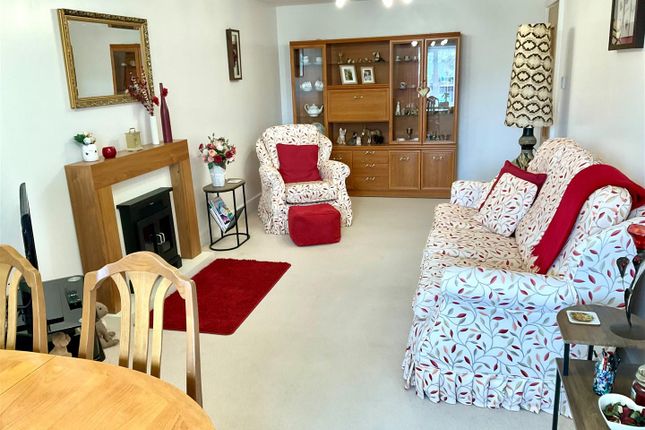 Flat for sale in Manley Close, Whitfield, Dover