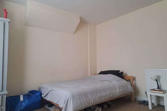 Thumbnail Studio to rent in Brighton Road, Purley