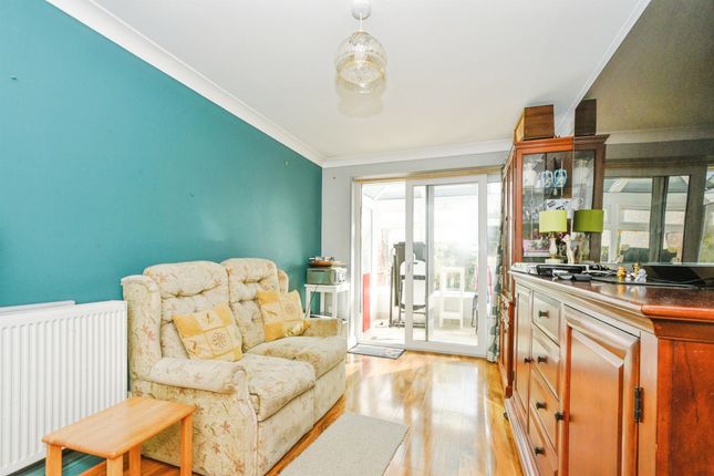 Cherry Tree Court, Calne photo 2