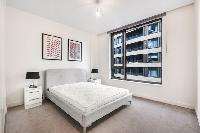Apartment 305, 4, Wood Crescent, London photo 3