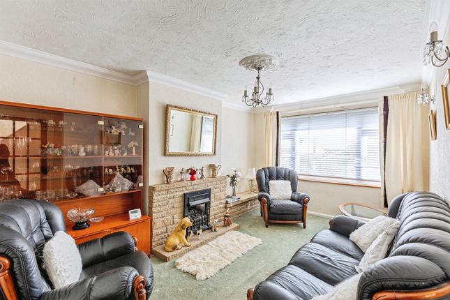 38, Scott Road, Wellingborough photo 2