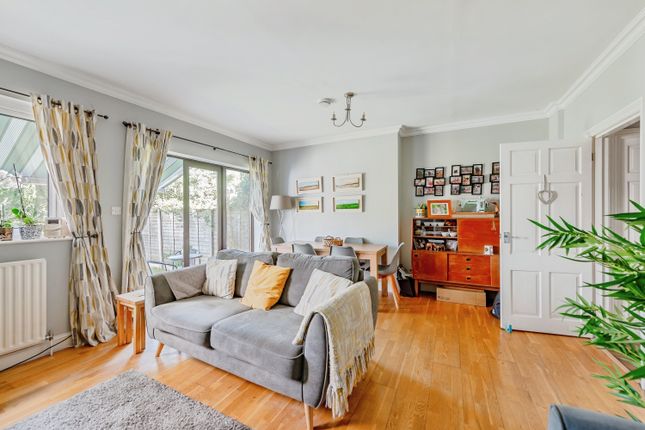 102, Lesbourne Road, Reigate photo 4