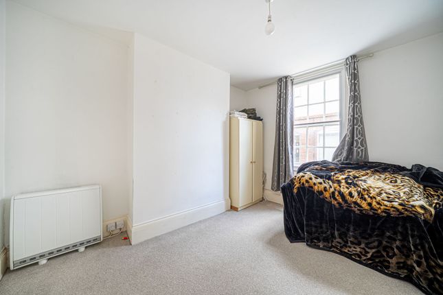96 High Street, Andover photo 4