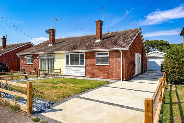 2-bed house on 15, James Gardens, St. Osyth, £260,000