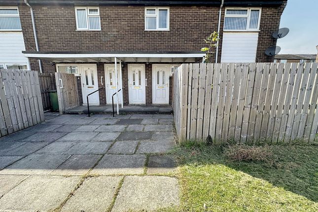 Thumbnail Flat for sale in Bedale Close, Wallsend