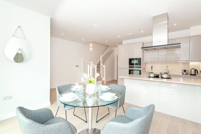 Flat for sale in Colindale Gardens, Colindale