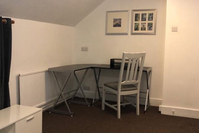 Room 5, St.Johns Street, Bicester photo 4