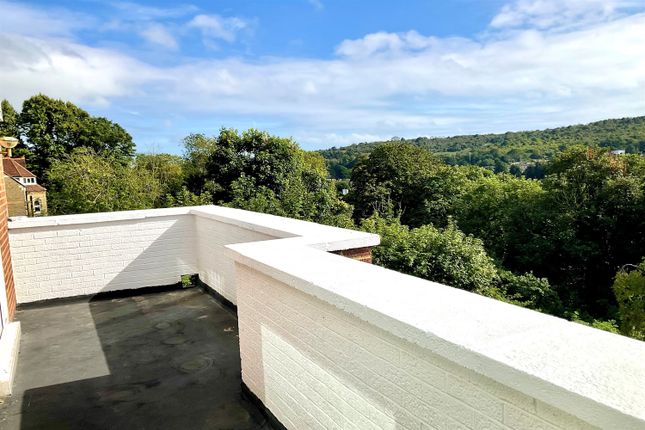 6a Redlands Court, London Road, Dover photo 4