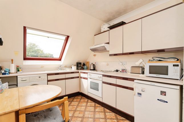 19, Kerridge Court, Holt photo 3