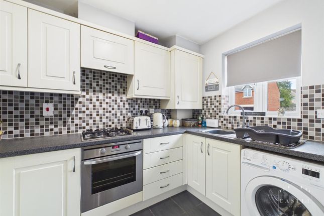 21, Gold Close, Hinckley photo 3