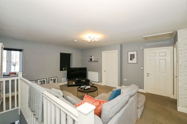 6, Royal Court, PETERBOROUGH photo 3