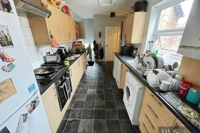 48, Myrtle Grove, Newcastle Upon Tyne photo 3