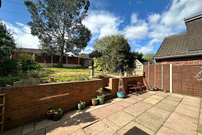 Thumbnail Bungalow for sale in Greenacres Road, Worcester, Worcestershire