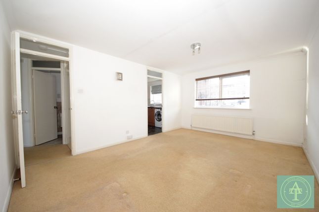 3 Trinity Court, 15 Queens Avenue, Winchmore Hill photo 3