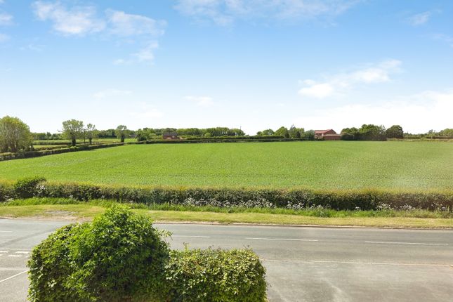 2, Stow Road, Sturton By Stow photo 2