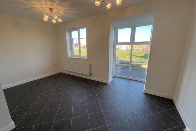 25, Molyneux Square, Peterborough photo 4