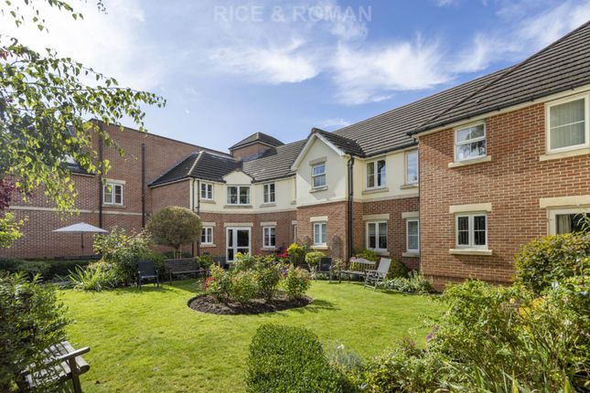 Apartment 19, Passfield Lodge, Guildford Road, Lightwater photo 2