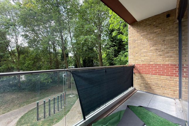 Flat 48 Weston Court, 5 Brindley Place, Uxbridge, Middlesex, UB8 2UF photo 4