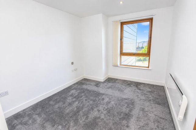 80 La Salle, Leeds photo 4