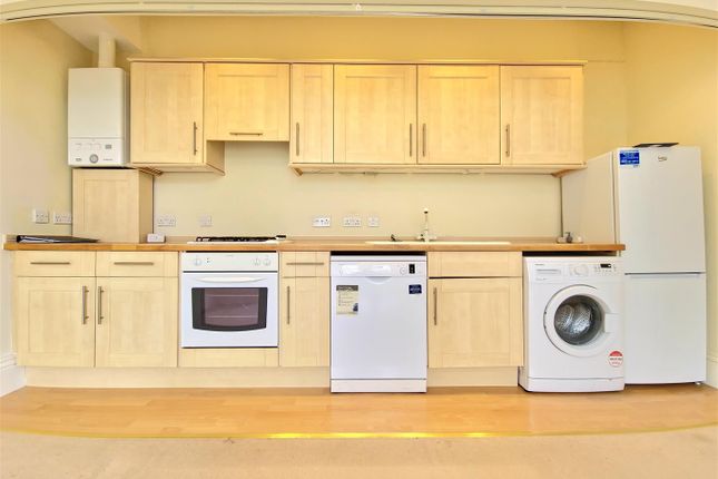 Flat 3, 14, Callis Court Road, Broadstairs photo 5
