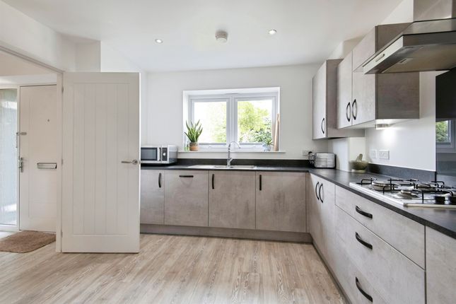 6, Larwood Drive, Stevenage photo 4