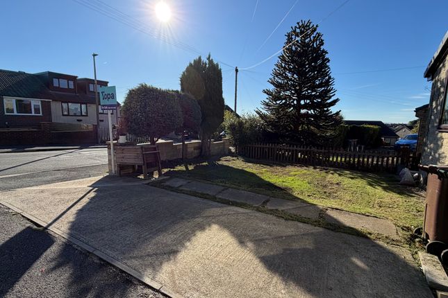 28, Moor Close Road, Bradford photo 4