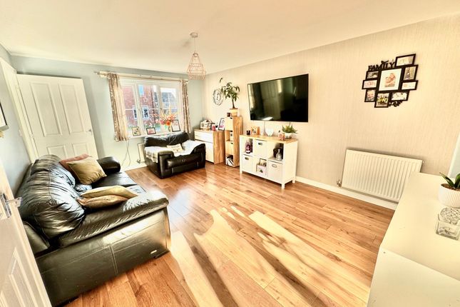35 Feather Lane, Nuneaton photo 4