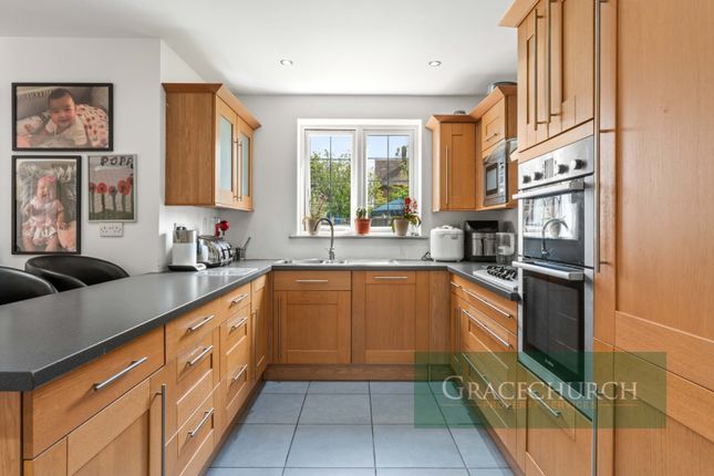 23 Thaxted Way, Waltham Abbey photo 4