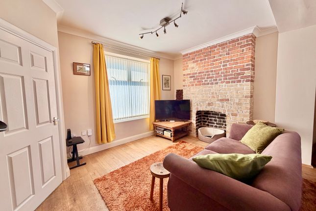 7, Lewis Street, Pontyclun photo 3