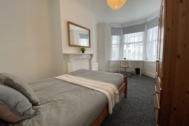 49, Llantrisant Street, Cardiff photo 3