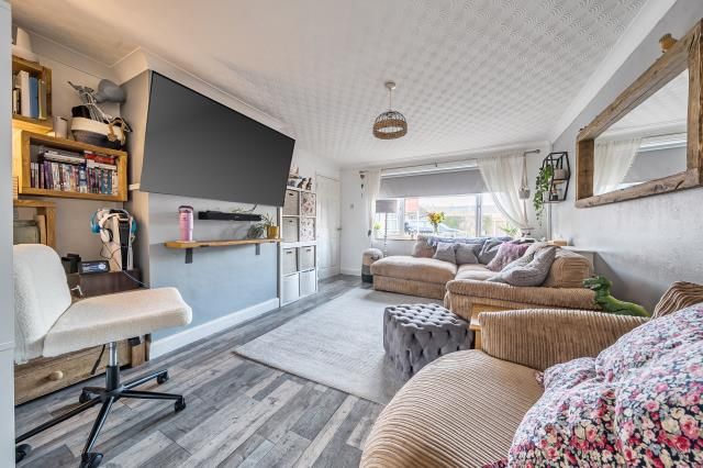 7, Marlborough Close, Carterton photo 4
