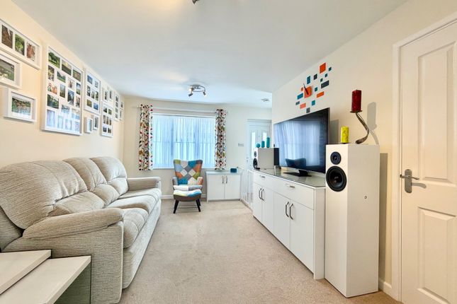 17, Sett Close, Newton Abbot photo 2