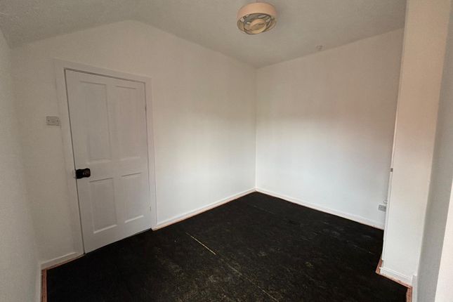 77, Rotherham photo 4