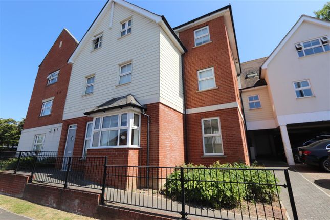 Thumbnail Flat to rent in The Approach, Rayleigh