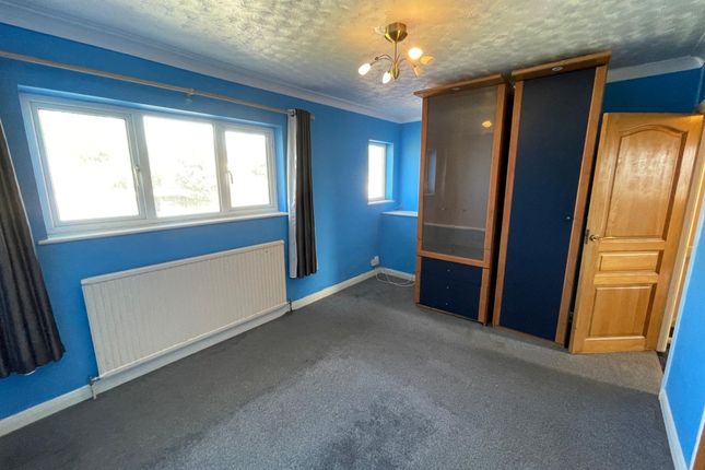 24 Northolm, Edgware photo 5