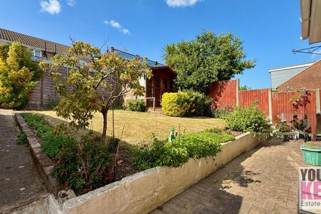 33, Hudson Close, Canterbury photo 4